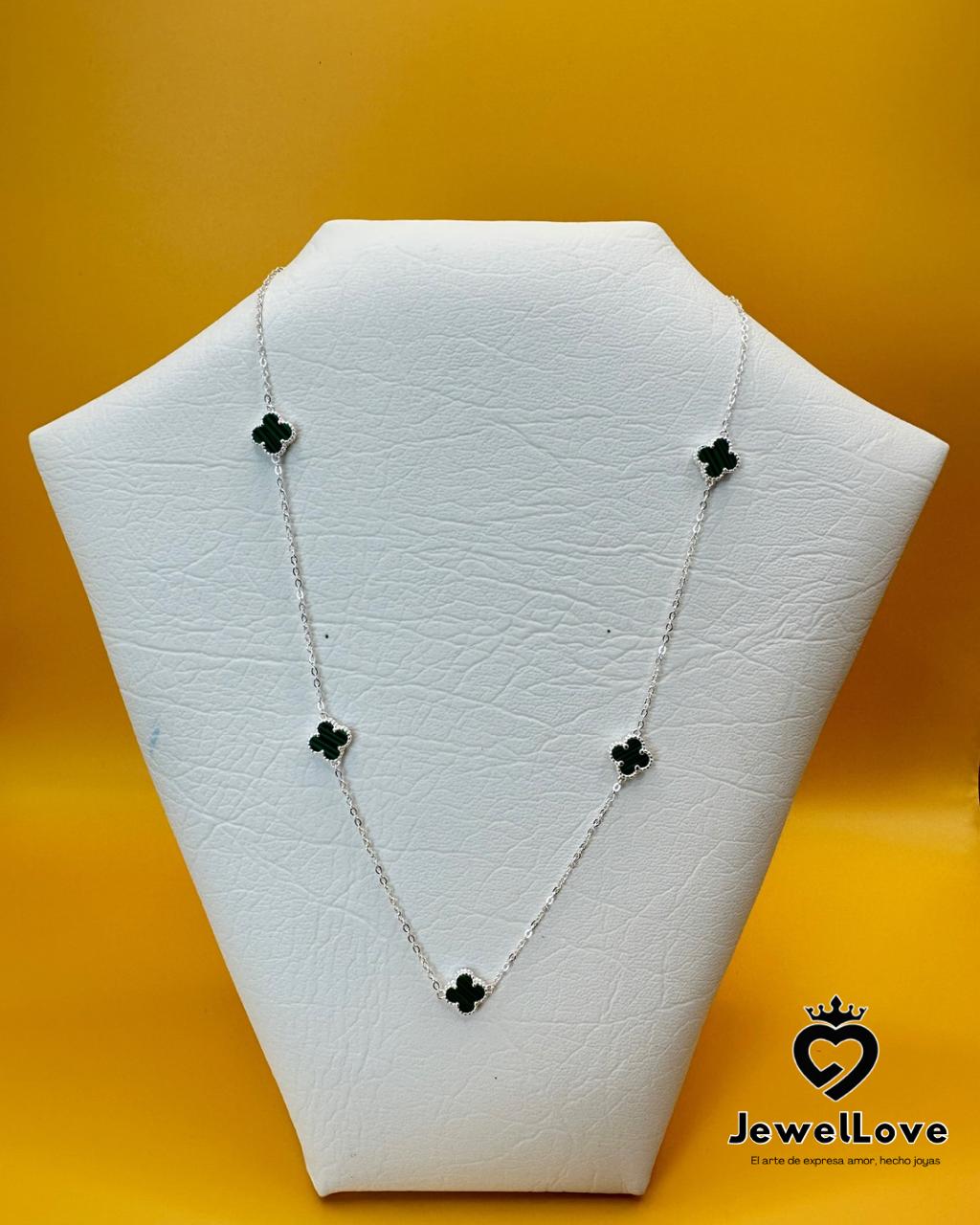 𝑪𝑨𝑫𝑬𝑵𝑨𝑺 𝑽𝑨𝑵 𝑪𝑳𝑬𝑬𝑭 – 𝑨𝑴𝑶𝑹 𝑸𝑼𝑬 𝑩𝑹𝑰𝑳𝑳𝑨 𝑪𝑶𝑵 𝑬𝑳𝑬𝑮𝑨𝑵𝑪𝑰𝑨.